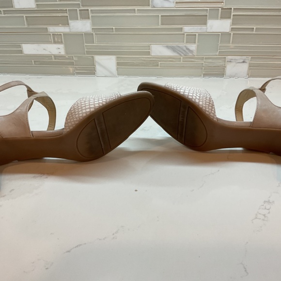 Sandals - Picture 4 of 4